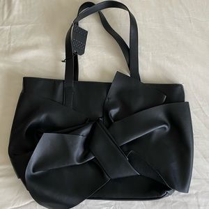 One accessories black tote bag